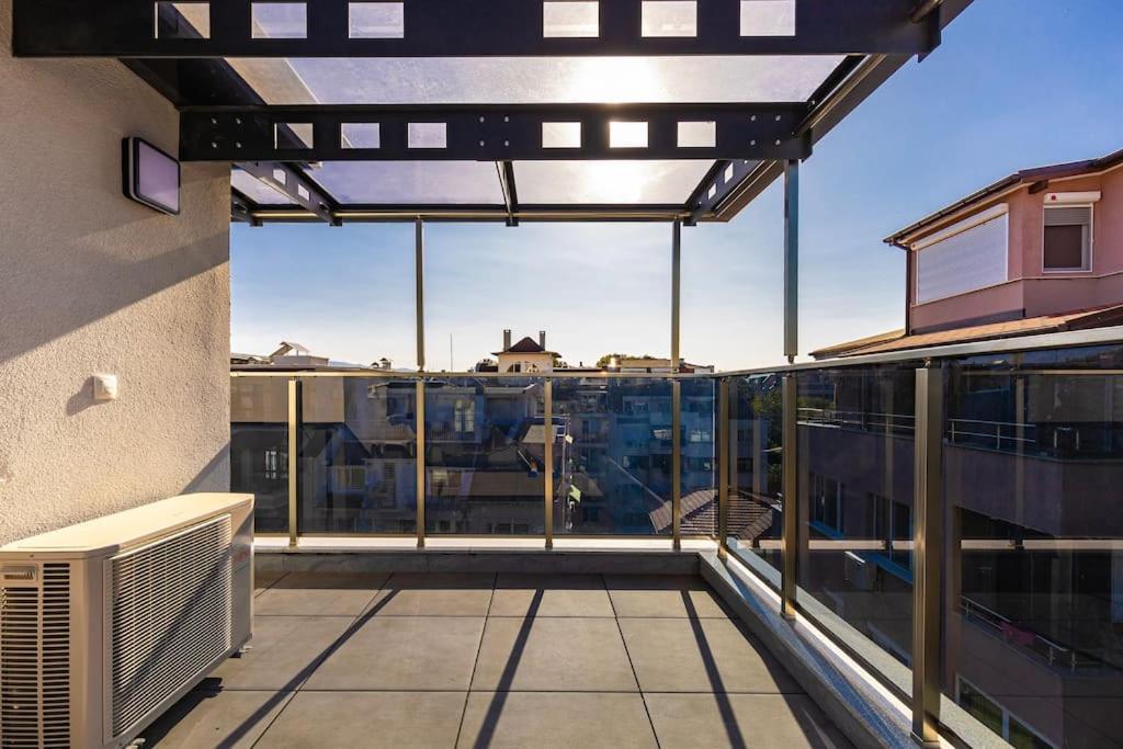 Hills View Central Apartment Plovdiv Bagian luar foto