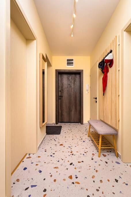 Hills View Central Apartment Plovdiv Bagian luar foto